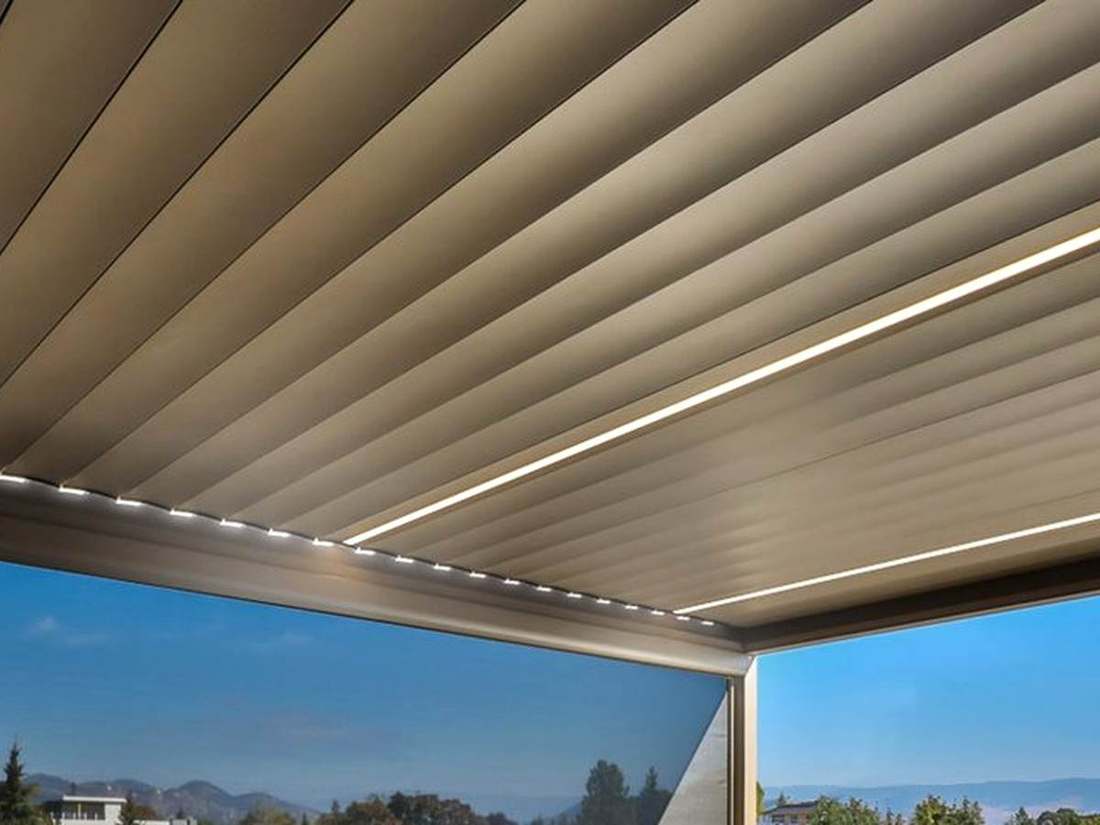 Louvered roof detail